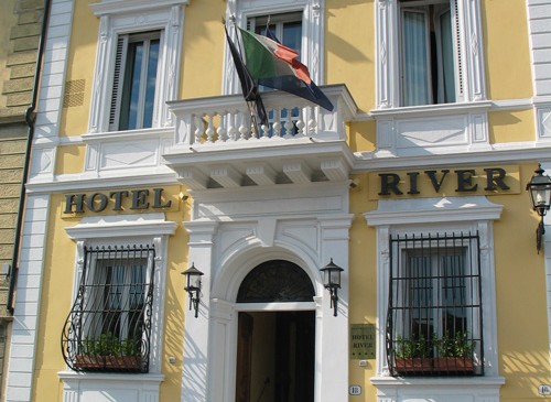hotel.river